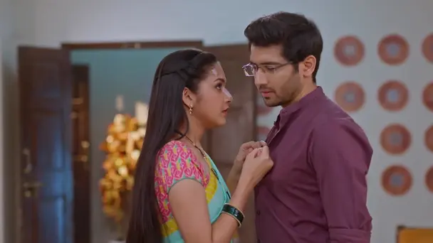 Ambika Tries To Talk To Meera