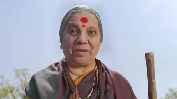 Devi Aaji Gives Meera a Signal