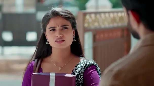 Kuttanpillai Shares His Woes with Devan