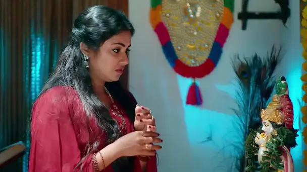Urvashi Drinks the Poisoned Juice - Snehapoorvam Shyama