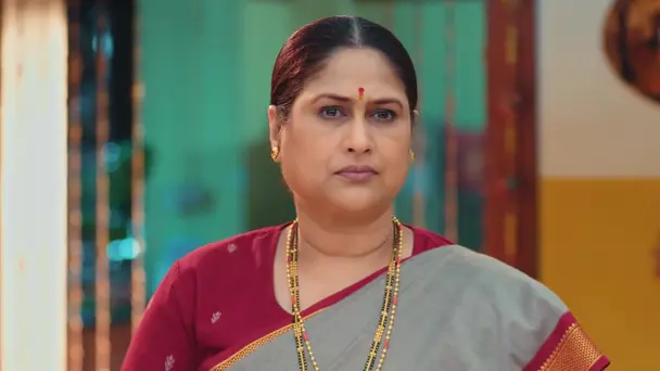 Santosh Insults Venky and Aarti