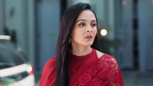 Veer Tries to Talk to Radhika