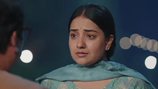 Niya Messages Radhika for Help