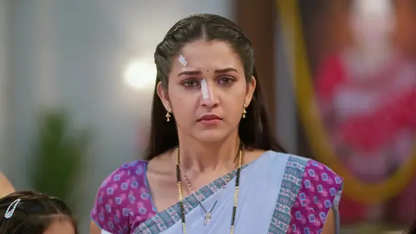 Meera Worries Seeing Veda in Pain