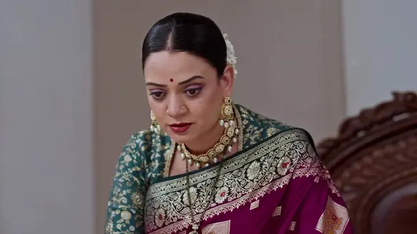 Meera Hits Manjiri with a Whip