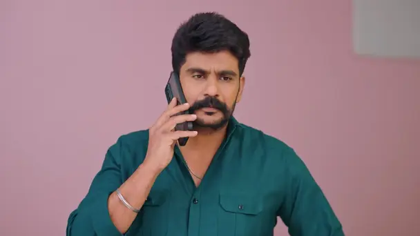 Thulasi Donates Blood to Abhirami