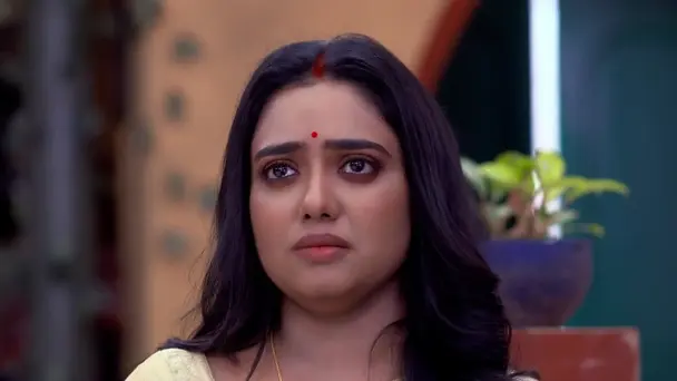 Soudamini Slaps Ratna