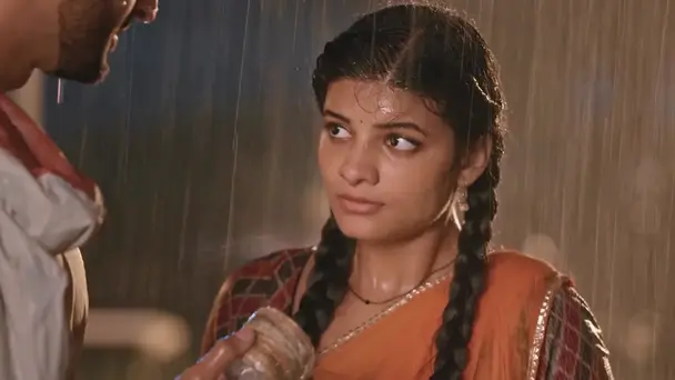 Saroja Advises Saru to Accept Tara's Condition