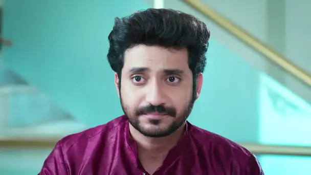 Tilottama asks Bablu about the Holi Preparations - Savalyachi Janu Savali