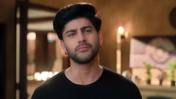 Chandrika Stops Hanumant from Leaving the Mansion
