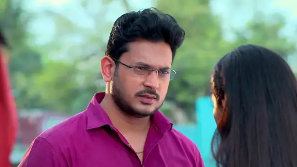 Anubhab Shows Mayukh's Photos to Lajbonti