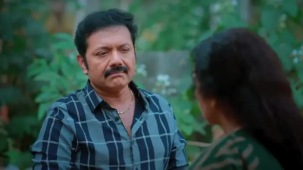 Chandrika Hits Prakash - Manathe Kottaram
