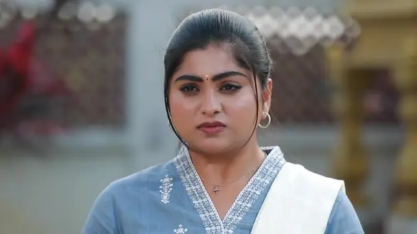 Janakambal Lashes out at Prakash