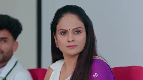 Ramesh Keeps a Watch on Nidhi