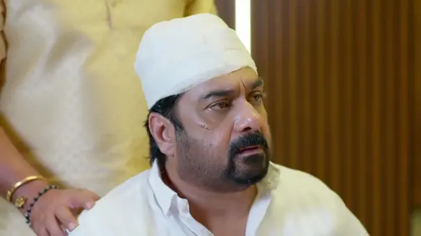 Venu Calms the Family