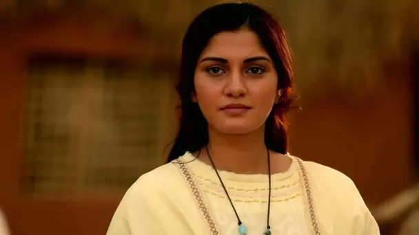 Mary Gives Birth to Jesus