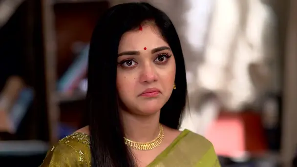 Apu Tries to Collect Rajnandini's Fingerprint