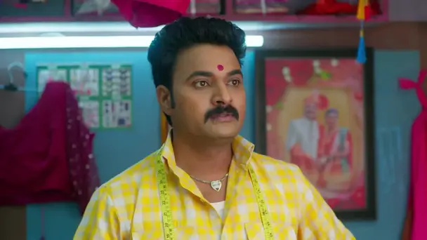 Zunjar Shows Gopal the News about Lali