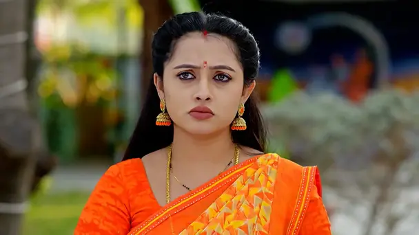 Maya Invites Avani to the Sankranti Celebration