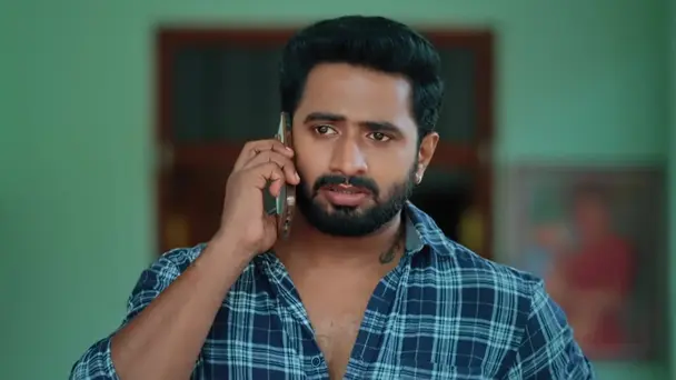 Prakash Has a Word with Manoj