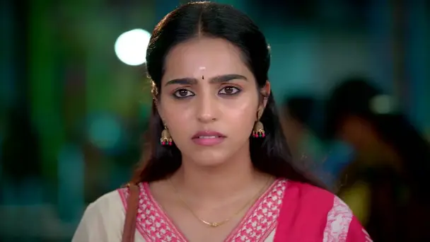 Jeeva Seeks Meenakshi's Help