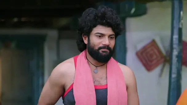 Sharada Gives Shivanna a Bath