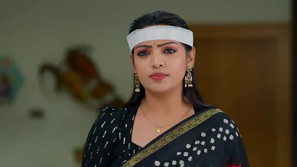 Asmita Steals a Ring from the Treasure