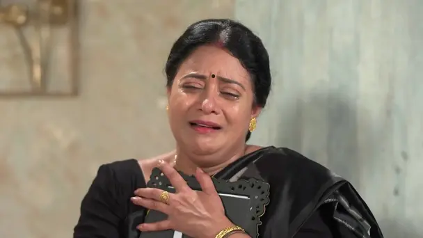 Mimi Consoles Shraddha