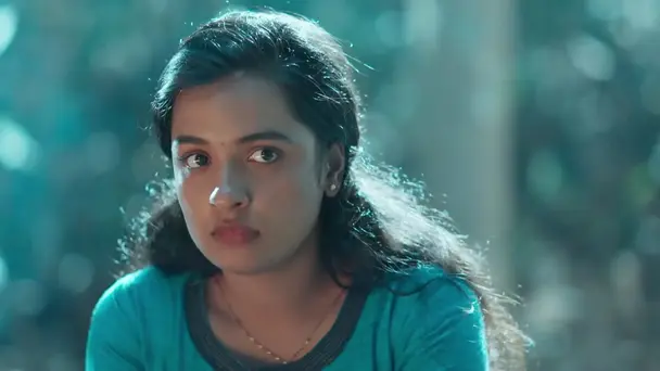 Sharada Shares Her Fears with Reshma