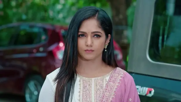 Nidhi Is Thrust into an Emergency Delivery