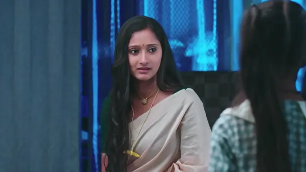 Sharath Comforts a Heartbroken Durga