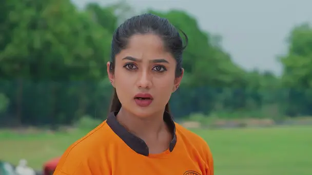Ashmita Tries to Injure Ramalakshmi