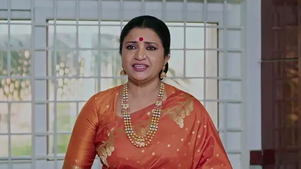 Durga Senses Her Mother’s Presence