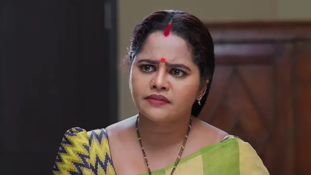 Rajalakshmi Tries to Save the Treasure