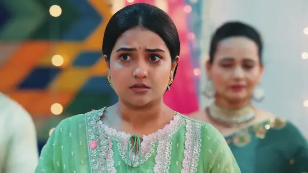 Radhika Apologises to Veer
