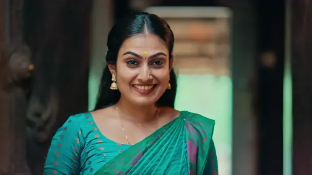 Giri's Sisters Tease Him - Valyettan