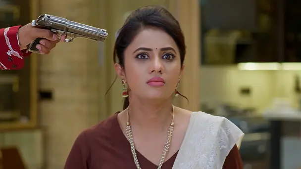 Avinash Attacks Kaushiki's Family
