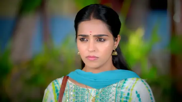 Appatha Causes a Commotion - Vaagai Sooda Vaa