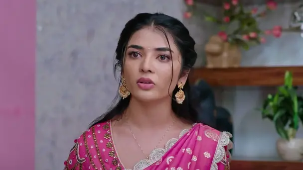 Sumathi Scolds Radhika - Karna