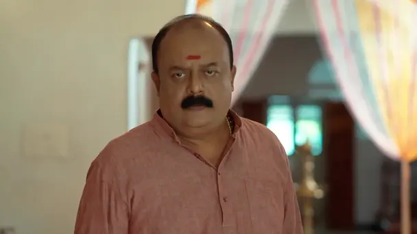 Padmanabhan's Words Make Parvathi Uneasy - Valyettan