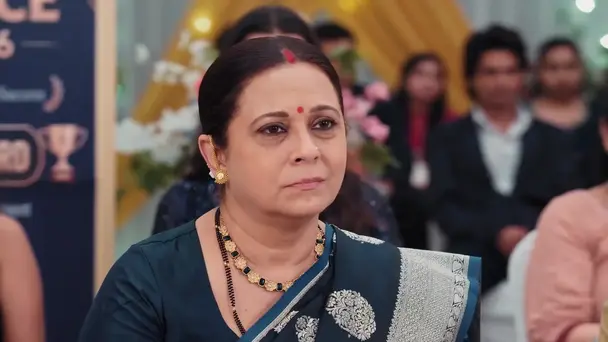 Vivek Creates a Scene At Home