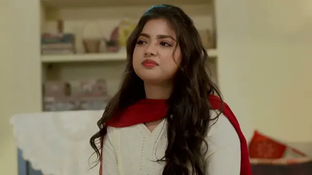Shaon Calls Shubho at Night - Saat Pake Bandha
