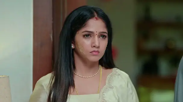 Nidhi’s Sweet Surprise to Cheer Karna