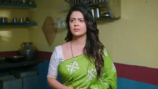 Kumuda Makes Amrutha Do the Chores - Adi Lakshmi Purana