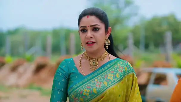 Meenakshi Creates Chaos at the Puja