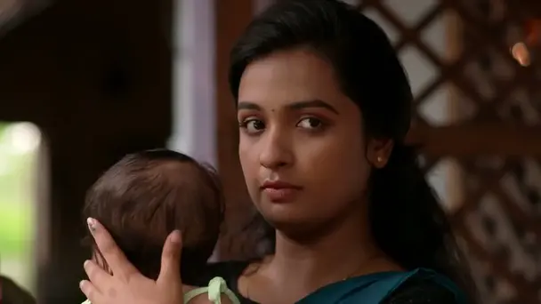 Shalini Gives a Fitting Reply to Shyama