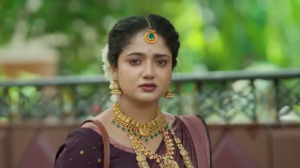 Parvathi Defends Siddhu - Valyettan