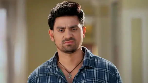 Shubho Tries to Remind Birendra of Shaon's Birthday - Saat Pake Bandha