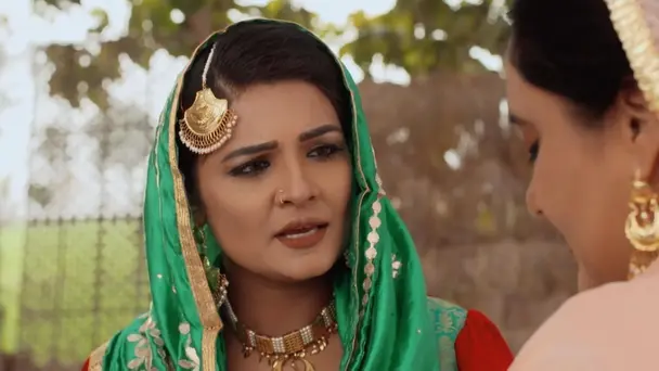 Dheedo recovers from a snake bite - Heer Ranjha