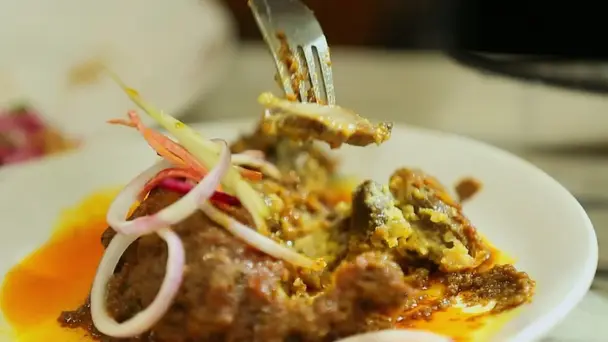 Ranveer Brar samples flavours of Kolkata - The Great Indian Rasoi